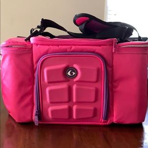 The six pack fitness bag